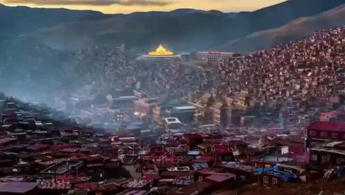 西寧去色達包車6天游，經黃河首曲，秘境班瑪、瑪柯河藏碉，五明佛學院，阿尼瑪卿雪山等地自由行